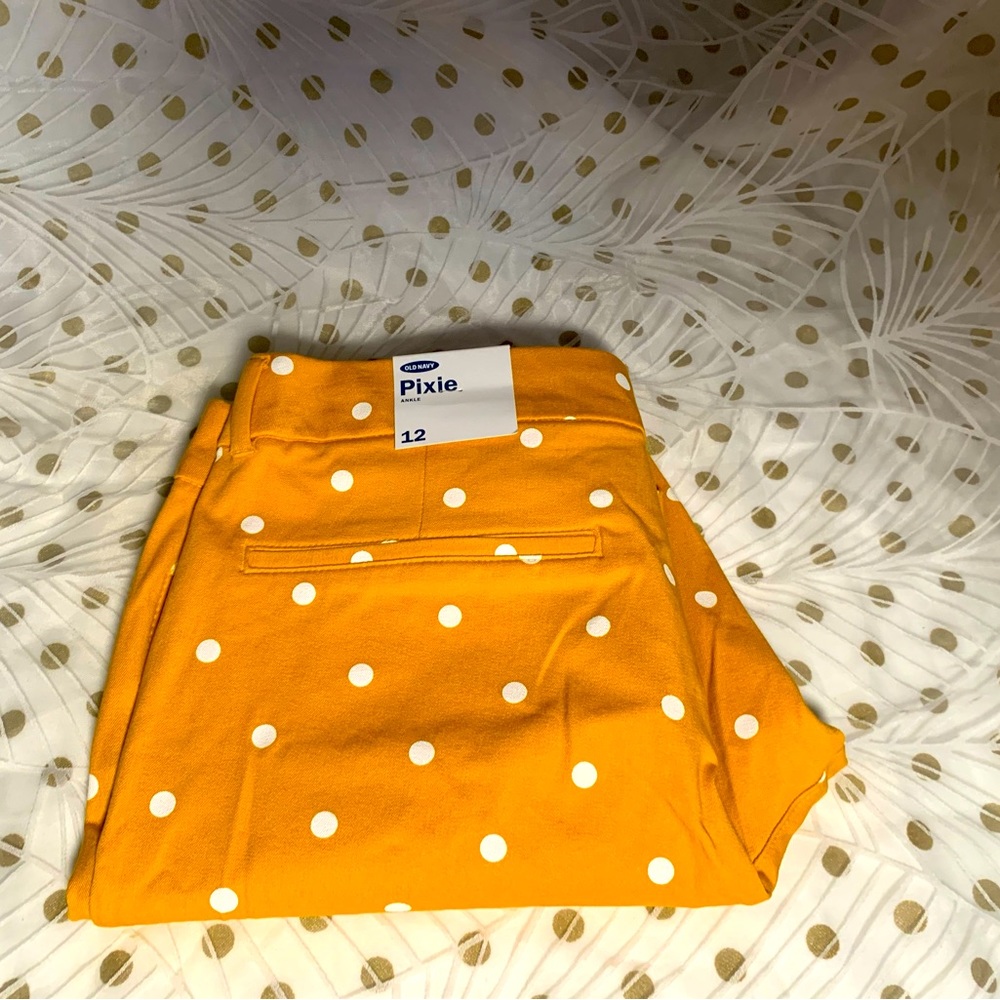 Old Navy Pixie Pant